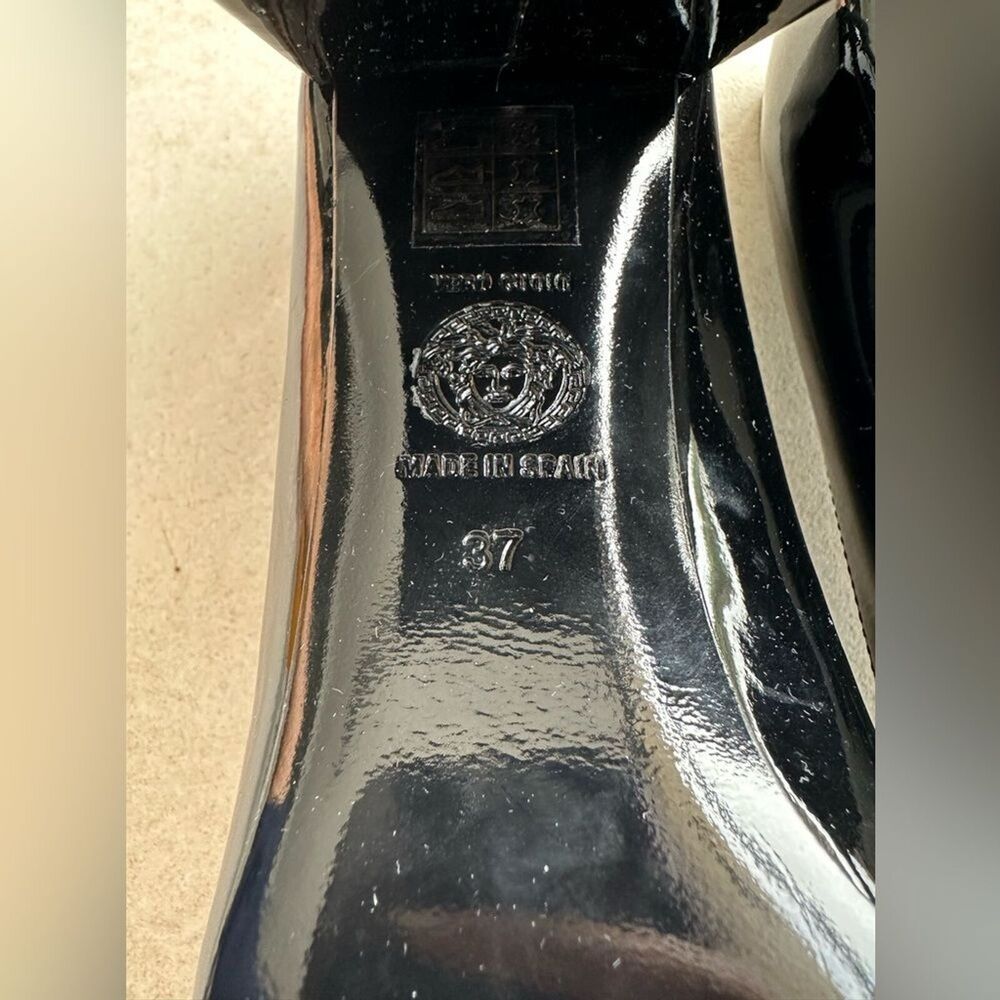 Versace Medusa Black Patent Leather Pumps Block Heels Size 37 NWT - Picture 6 of 9